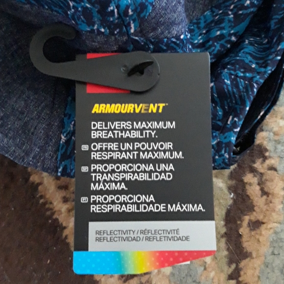 *Host Pick*Under Armour Armourvent ladies hat - Picture 4 of 16